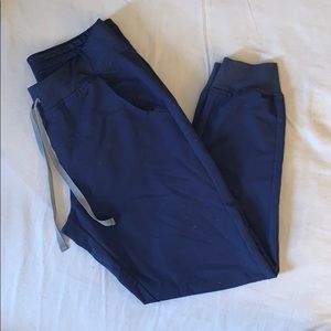 Figs Zamora Navy scrub pants medium bleach spots